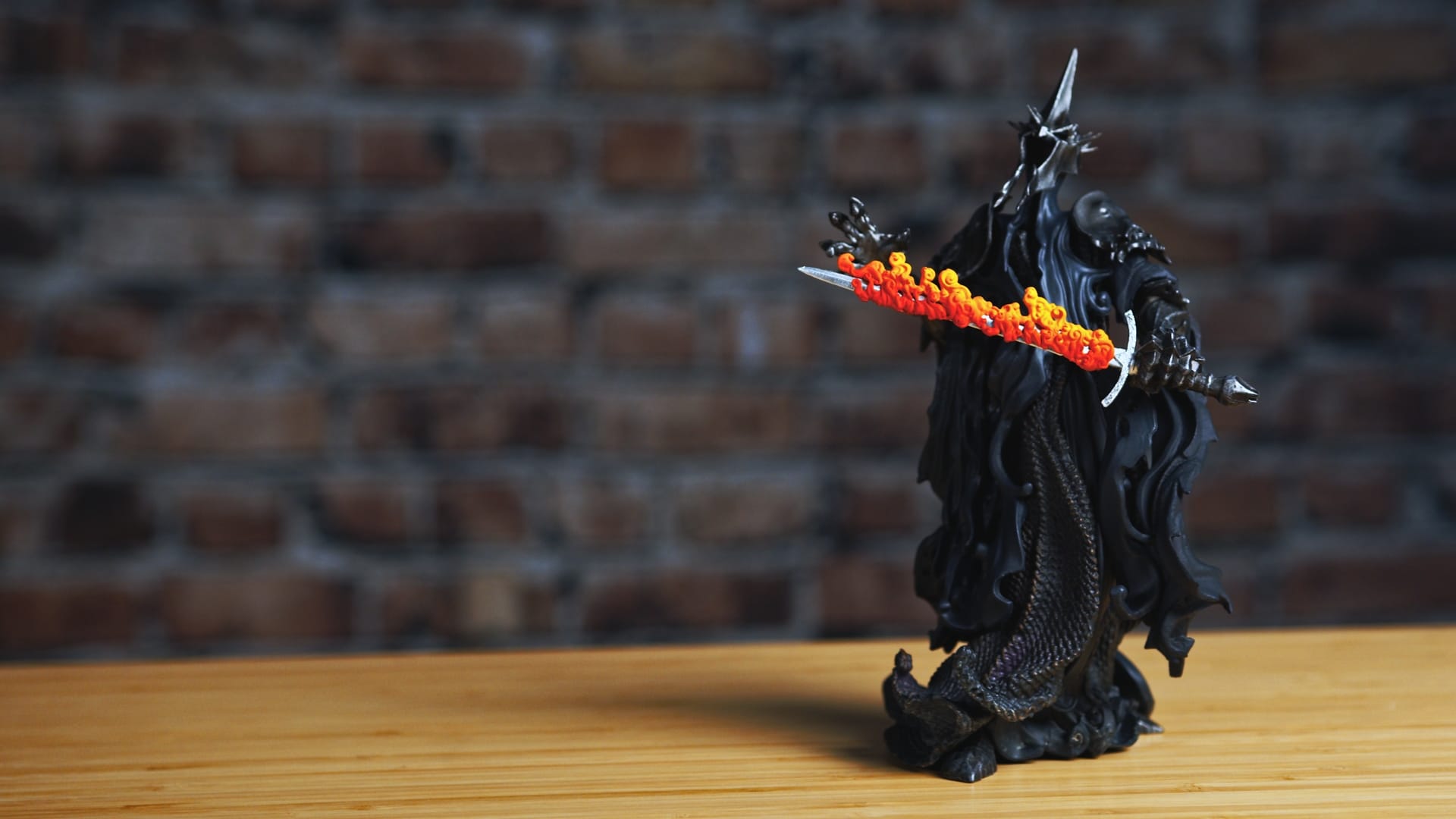 Unboxing the new Witch-King of Angmar figure from Weta Workshop